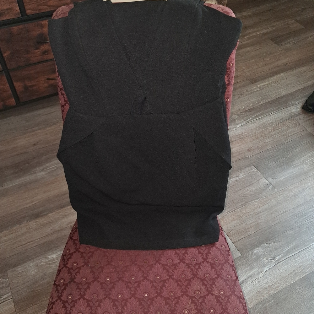 Elegant Black Sleeveless Dress